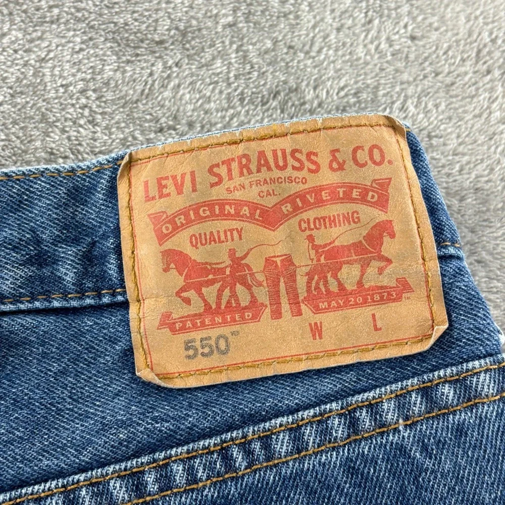 Levi's 550 Relaxed Fit Jeans Mens 44x30 Straight Leg Medium‎ Wash 01550-4891
